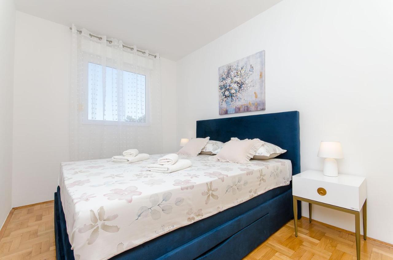 Spacious Apartment Smile With Terrace And Secure Garage 스플리트 외부 사진