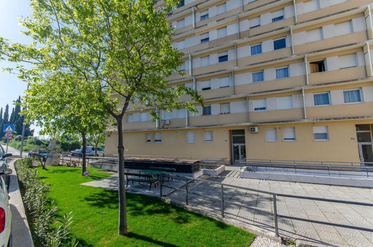 Spacious Apartment Smile With Terrace And Secure Garage 스플리트 외부 사진