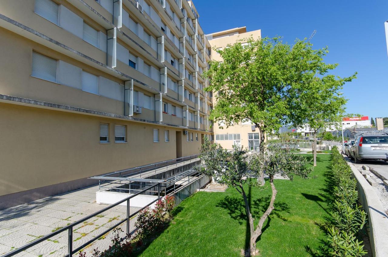 Spacious Apartment Smile With Terrace And Secure Garage 스플리트 외부 사진