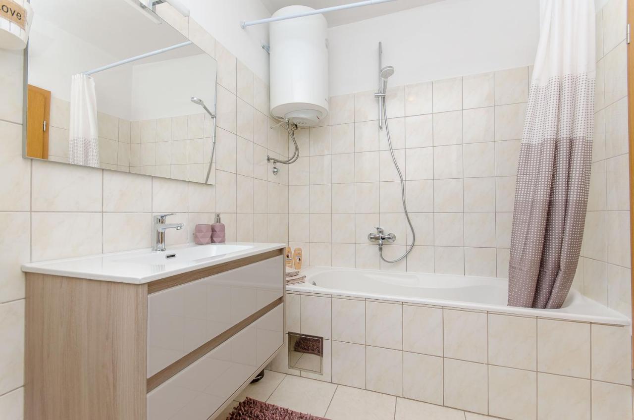 Spacious Apartment Smile With Terrace And Secure Garage 스플리트 외부 사진