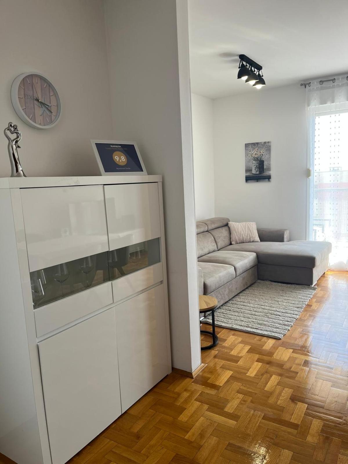 Spacious Apartment Smile With Terrace And Secure Garage 스플리트 외부 사진