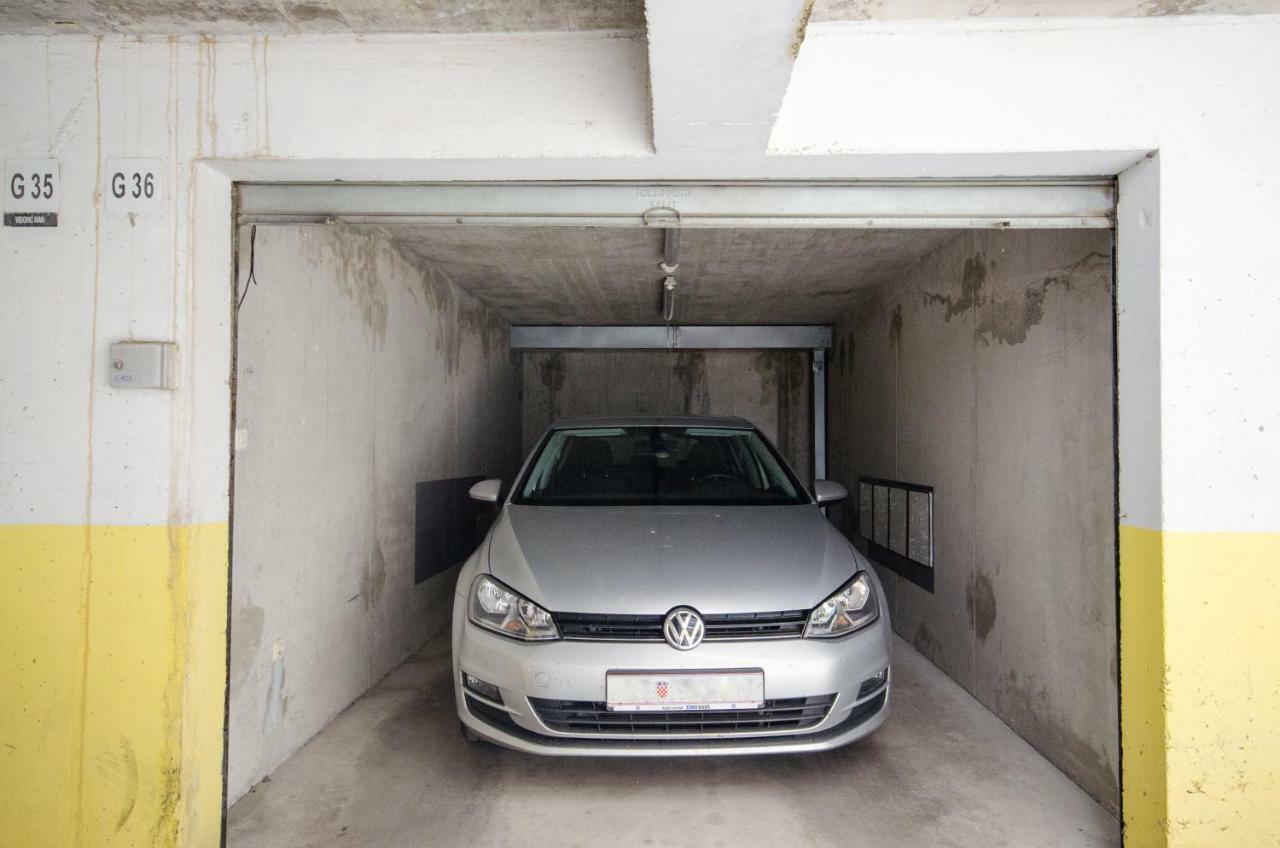 Spacious Apartment Smile With Terrace And Secure Garage 스플리트 외부 사진