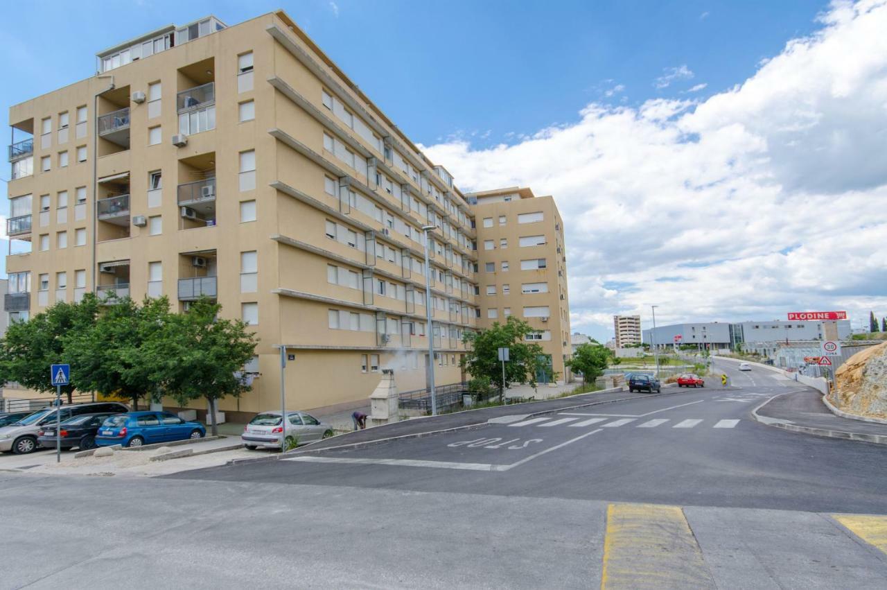 Spacious Apartment Smile With Terrace And Secure Garage 스플리트 외부 사진